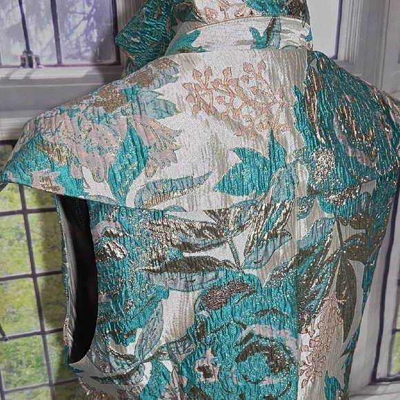 AKIRA Teal and Silver Floral Vest - Picture 6 of 7